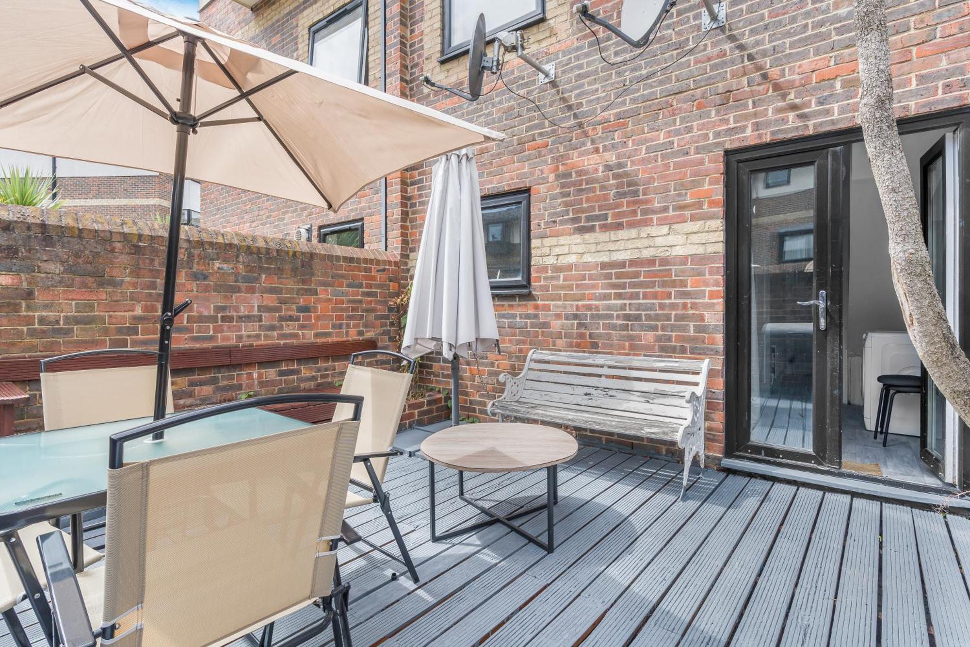 Serviced Accomodation - For Families Or Corporate London Exteriör bild